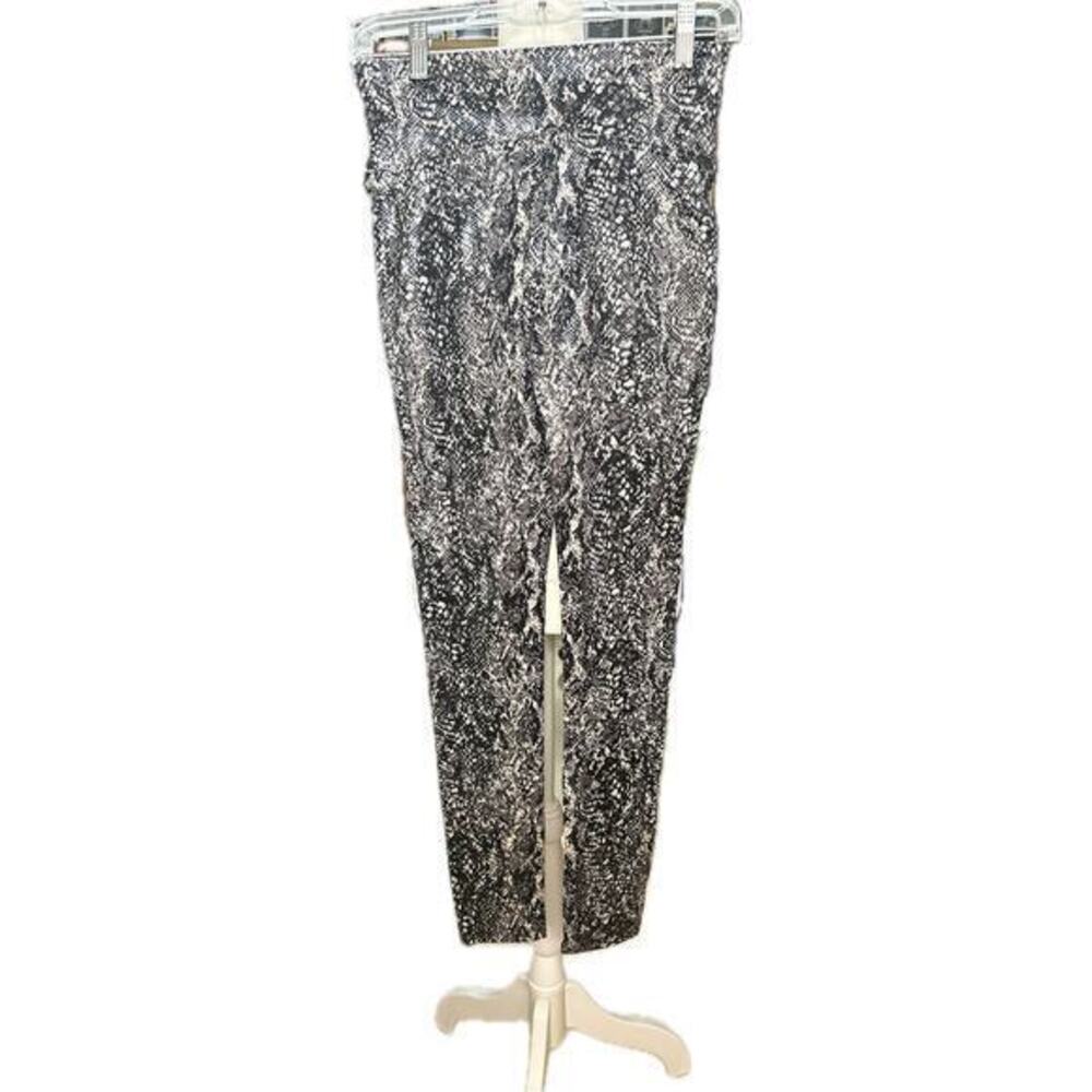 SPANX Faux Leather Snake Shine Leggings Size M High Waisted Workout & Casual - Picture 3 of 10